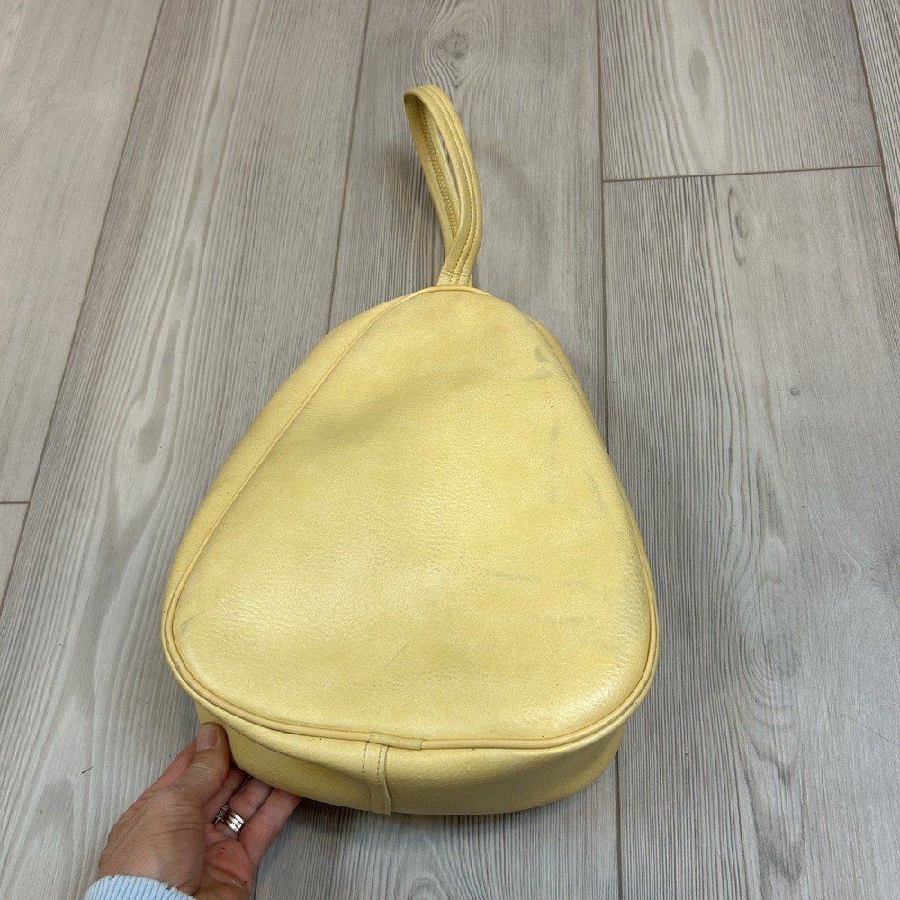Vintage Vinyl Zipper Overnight Travel Suitcase Bag Butter Yellow Handle - Picture 3 of 8
